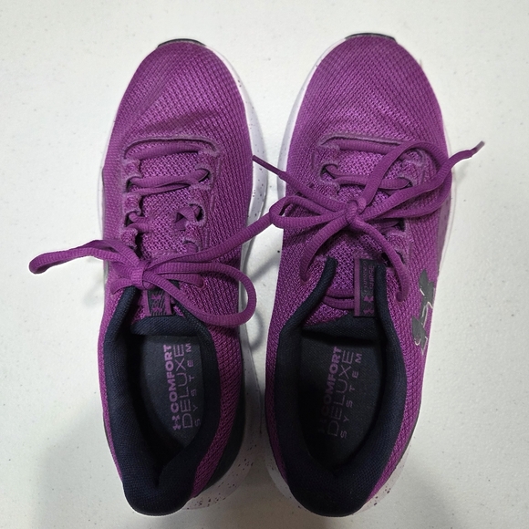 Under Armour running shoes - Picture 3 of 7